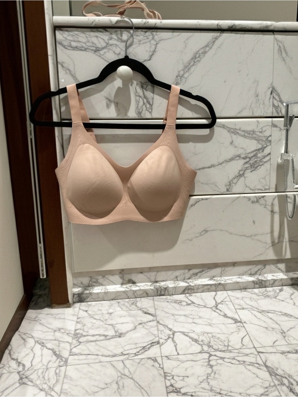 Comfelie Seamless Support Bra Nude Beige M Plus New Never Worn